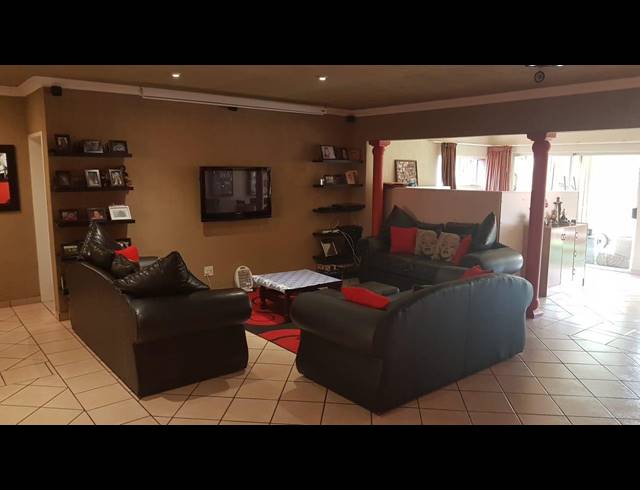 5 BEDROOM HOUSE SOLD IN HENLEY ON KLIP